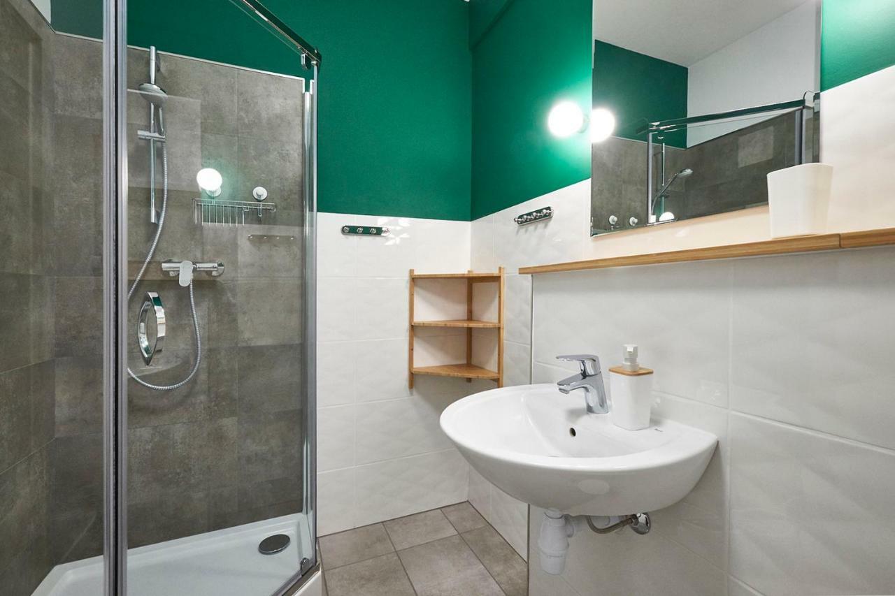 Modern Apartment In Warschau Buitenkant foto